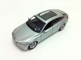 BMW  - 2010 silver - 1:24 - Motor Max - 73352s - mmax73352s | Toms Modelautos