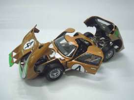 Ford  - 1966 gold/green - 1:18 - Shelby Collectibles - shelby414 | Toms Modelautos