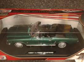 Ford  - 1964 green - 1:18 - Motor Max - 73145gn - mmax73145gn | Toms Modelautos