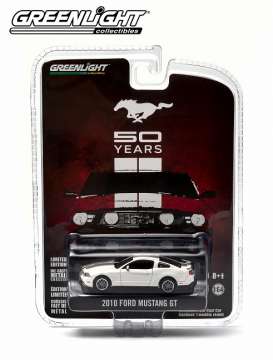 Ford  - 2010 white - 1:64 - GreenLight - 27740D - gl27740D | Toms Modelautos