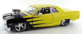 Chevrolet  - 1965 yellow - 1:24 - Maisto - 31138 - mai31138 | Toms Modelautos