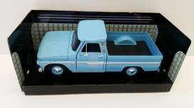 Chevrolet  - 1966 light blue - 1:24 - Motor Max - 73355lb - mmax73355lb | Toms Modelautos