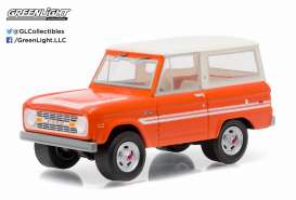 Ford  - 1976 orange/creme - 1:64 - GreenLight - 29830C - gl29830C | Toms Modelautos