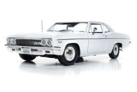 Chevrolet  - 1966 white - 1:18 - Auto World - AMM1078 | Toms Modelautos