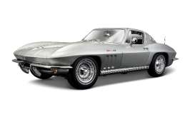 Chevrolet  - 1965 silver - 1:18 - Maisto - 31640s - mai31640s | Toms Modelautos
