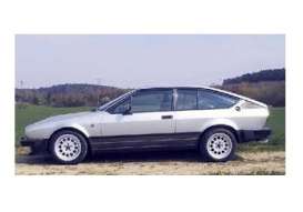 Alfa Romeo  - GTV 1982 silver - 1:43 - IXO Models - clc2 - ixclc276 | Toms Modelautos
