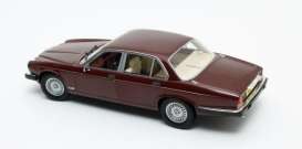 Jaguar  - 1979 red metallic - 1:18 - Cult Models - CML031-1 | Toms Modelautos