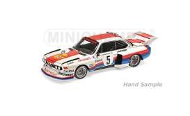 BMW  - 3.5 CSL 1977 white/red - 1:18 - Minichamps - 155772605 - mc155772605 | Toms Modelautos