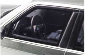 BMW  - E30 325i 1990 grey - 1:18 - OttOmobile Miniatures - 819 - otto819 | Toms Modelautos