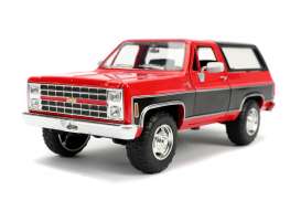Chevrolet  - K5 Blazer 1980 red/black - 1:24 - Jada Toys - 31593 - jada31593 | Toms Modelautos
