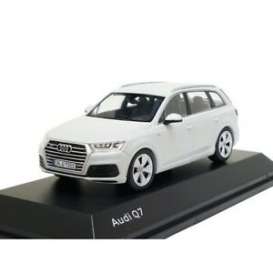 Audi  - Q7 2018 white - 1:43 - Audi - 5011407623 - audi07623Q7w | Toms Modelautos