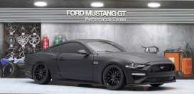 Ford  - Mustang GT 5.0 coupe 2019 matt black - 1:18 - Diecast Masters - 61005 - DM61005 | Toms Modelautos