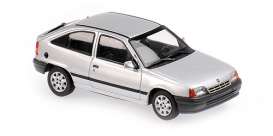 Opel  - Kadett 1990 silver - 1:43 - Maxichamps - 940045900 - mc940045900 | Toms Modelautos