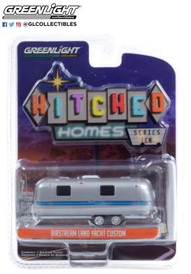 Airstream  - Double-Axle 1971 silver/blue - 1:64 - GreenLight - 34100A - gl34100A | Toms Modelautos