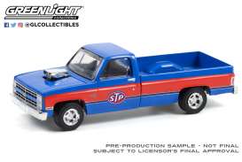 Chevrolet  - Silverado 1987 blue/red - 1:64 - GreenLight - 41130C - gl41130C | Toms Modelautos