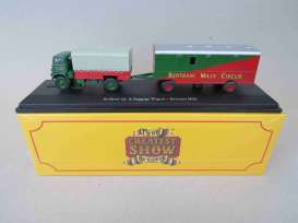 Bedford  - QL & Baggege Wagon red/green - 1:76 - Magazine Models - 4654109 - mag4654109 | Toms Modelautos