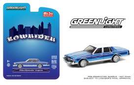 Chevrolet  - Caprice *Lowrider* 1986 candy blue/white - 1:64 - GreenLight - 51389 - gl51389 | Toms Modelautos