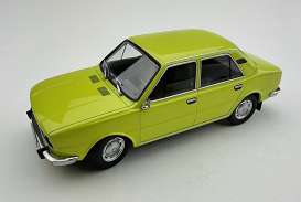 Skoda  - 120LS 1979 yellow - 1:18 - Triple9 Collection - 1800276 - T9-1800276 | Toms Modelautos
