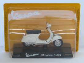 Vespa  - 50 Special 1969 white - 1:18 - Magazine Models - X26ALA0006 - MagVes0006 | Toms Modelautos