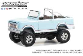 Ford  - Bronco 1970 blue - 1:64 - GreenLight - 37300B - gl37300B | Toms Modelautos