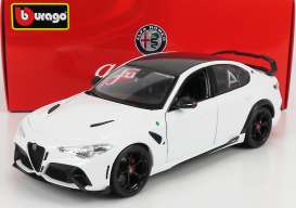 Alfa Romeo  - Giulia 2020 white - 1:18 - Bburago - 01448 - bura01448 | Toms Modelautos